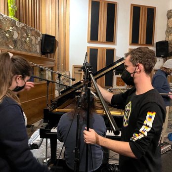 Robert Lang Studios Academy - Learning mic placement at Robert Lang Studios Academy in Seattle - Vocational & Technical School Near Me - Seattle, Washington