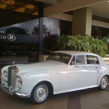 Laguna Beach Rolls Royce - Limos Near Me - Laguna Beach, California Laguna Beach Rolls Royce - Limos Near Me - Laguna Beach, California