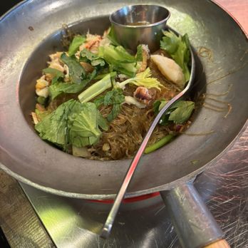 Gao Lhao - Woon sen noodles with Dungeness crab - Thai Near Me - Seattle, Washington Gao Lhao - Woon sen noodles with Dungeness crab - Thai Near Me - Seattle, Washington