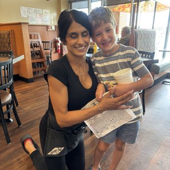 Chicago Deli - Friendly waitress, happy child - Delis Near Me - Solon, Ohio