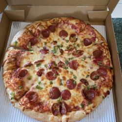 Cloverleaf Pizza - Large pepperoni, green onion, extra cheese