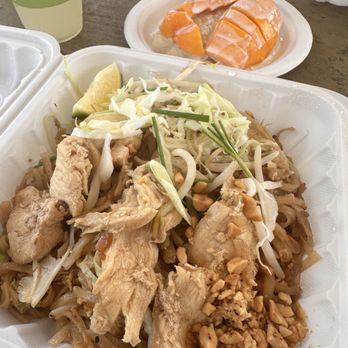 Thai Elephant - Chicken Pad Thai, w side of sticky mango rice. - Food Trucks Near Me - Hanalei, Hawaii