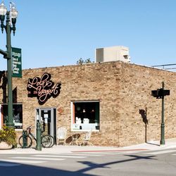 Lola's Frozen Yogurt - Storefront for Lola's Bowling Green