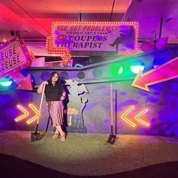 Beetlejuice Afterlife Experience - Digging those graves - Museums Near Me - Los Angeles, California