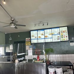 Montebello Pho & Sandwich - Inside