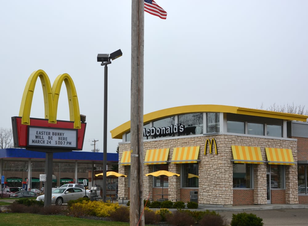 MCDONALD’S Updated June 2024 11 Reviews 3672 Massillon Rd