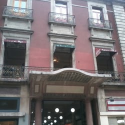 La Casa de Madero - Fachada principal de La Casa de Madero, un buffet muy popular en el Centro