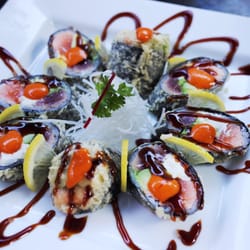Chef Special Roll! (Salmon, Tuna, Avo & Cream cheese in crunch roll) My favourite!! So delicious