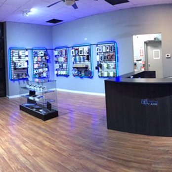 Tech Care - store inside - Mobile Phone Repair Near Me - Highland Park, Illinois Tech Care - store inside - Mobile Phone Repair Near Me - Highland Park, Illinois