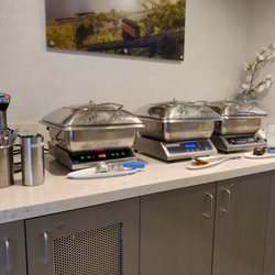 The Club at Pittsburgh International Airport - Self-Serve Food