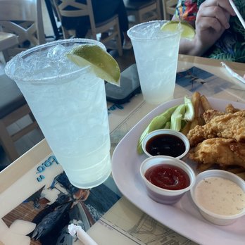 Air Margaritaville - Large and medium margaritas - Bars Near Me - Cancún, ROO