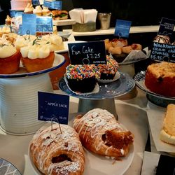 Purebread - Cakes and Pastries