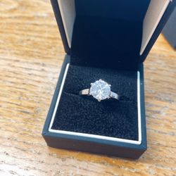 2.5ct Moissanite set in a white gold band