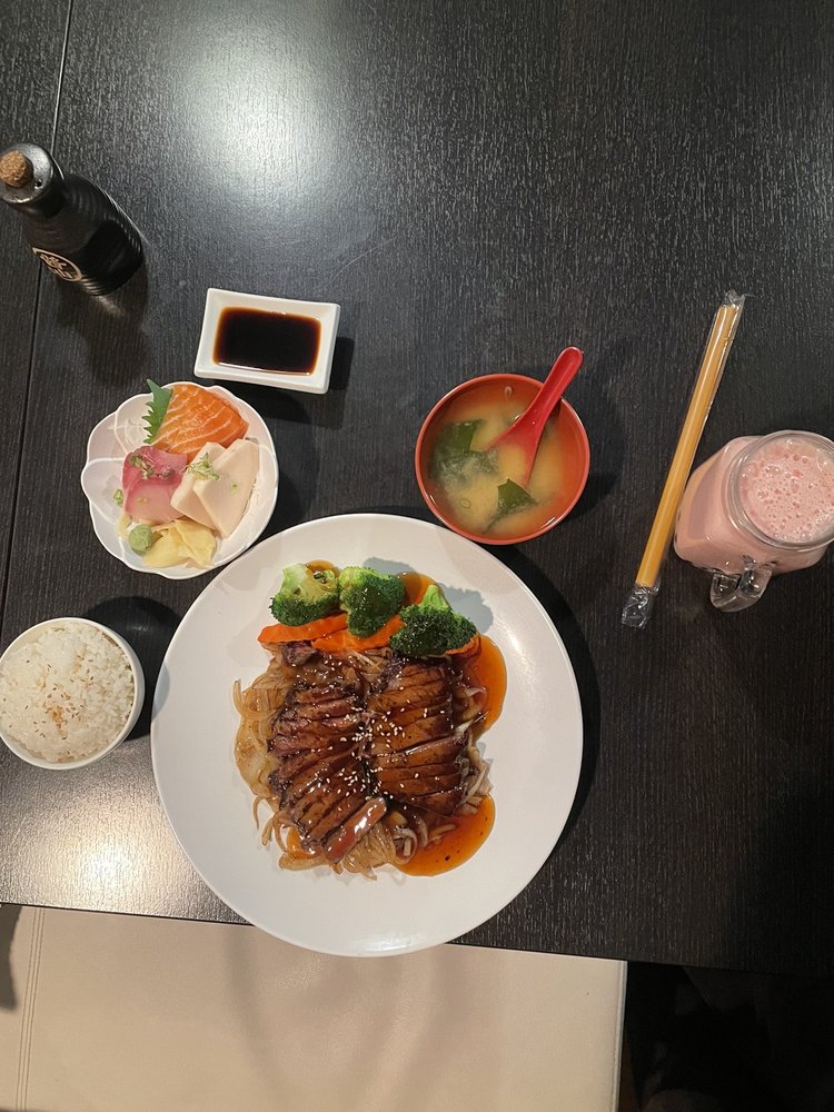 Food from Unagi Sushi