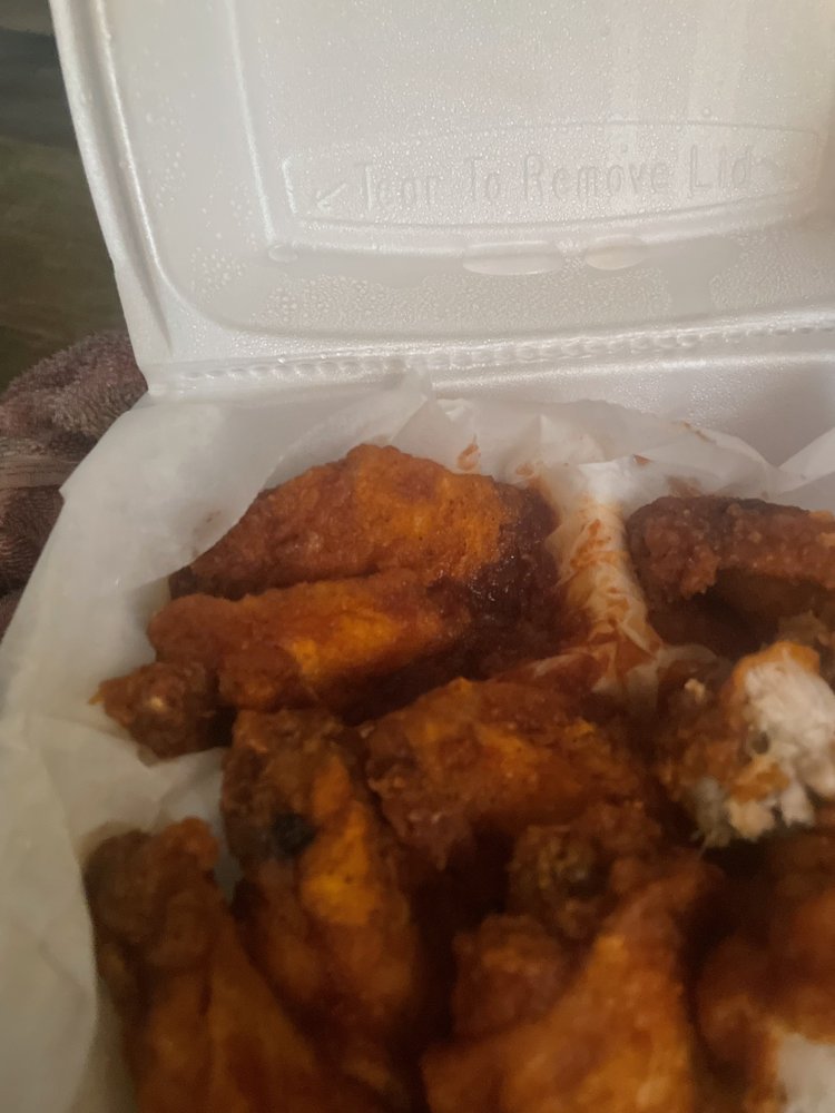 Food from Moe & D's Restaurant Bar & Grill