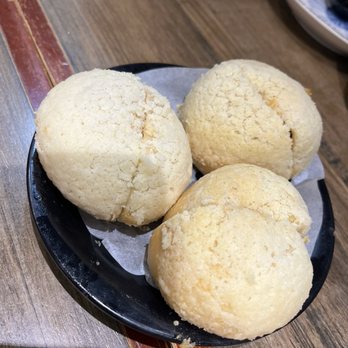 聚點坊 - Bbq pork buns. Delicious. - Dim Sum Near Me - Hong Kong, HK 聚點坊 - Bbq pork buns. Delicious. - Dim Sum Near Me - Hong Kong, HK