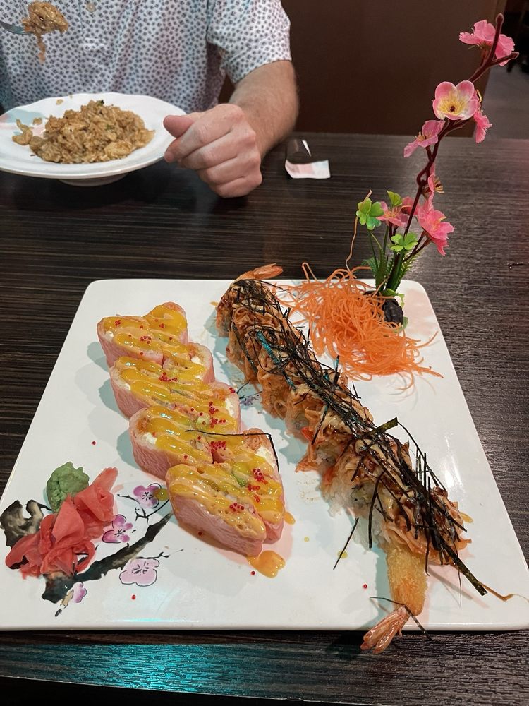 Hana Sushi and Ramen Logo