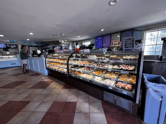 Aldo's Bakery by null
