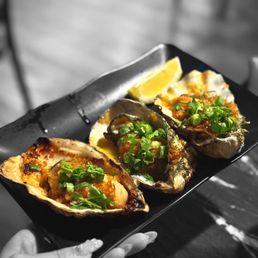 Grilled Garlic Oyster烤生蚝