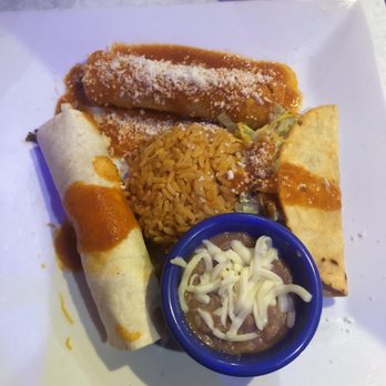 Fajitas Sunrise - this is the picture of the Beef combo :( look how little rice and beans - Mexican Near Me - Ridgewood, New York