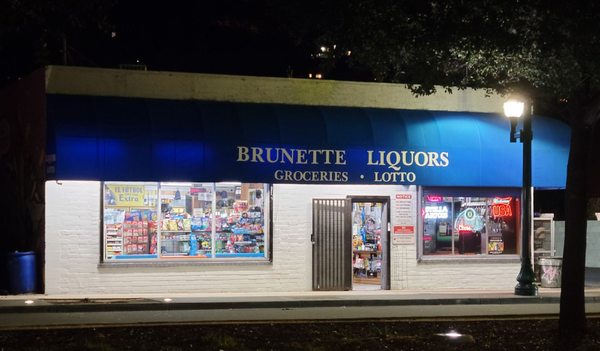 Brunette Liquor by null