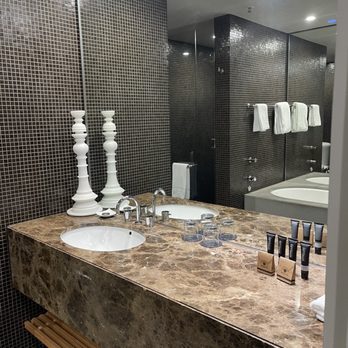Hotel Realm - Bathroom - Hotels Near Me - Barton, ACT