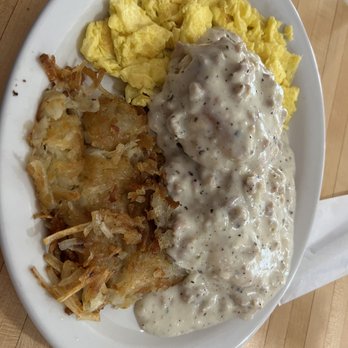 Roxys Restaurant - Biscuits & Gravy Meal with eggs and hash browns - American Near Me - Ridgeland, South Carolina Roxys Restaurant - Biscuits & Gravy Meal with eggs and hash browns - American Near Me - Ridgeland, South Carolina