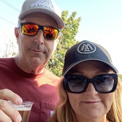 Issaquah Salmon Days - Enjoying the beer garden