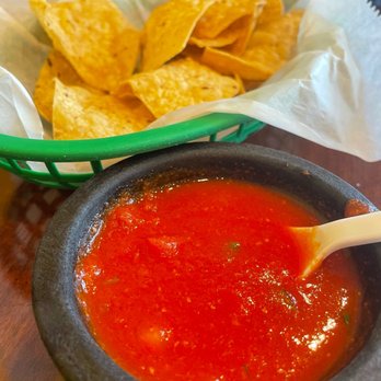 Taco Jerez Mexican Tradition - Complimentary chips and salsa - Mexican Near Me - Rolling Meadows, Illinois