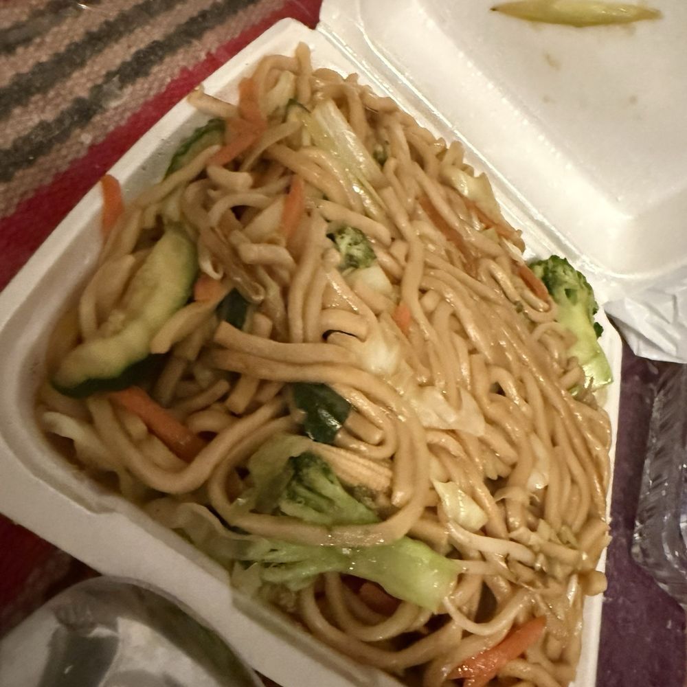 Lee's Canton Restaurant - Chinese Near Me - Yuba City, California Lee's Canton Restaurant - Chinese Near Me - Yuba City, California