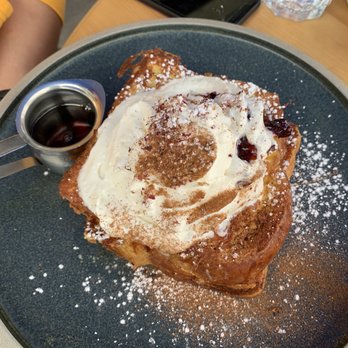 Namo Café Bistro - Edmonton Trail - Peaches n Cream French Toast - Breakfast & Brunch Near Me - Calgary, Alberta