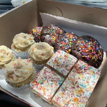 Anna Bakes - Birthday Box - Desserts Near Me - Wellington, Florida Anna Bakes - Birthday Box - Desserts Near Me - Wellington, Florida