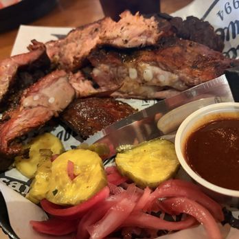 Famous Dave's Bar-B-Que - Barbeque Near Me - Reno, Nevada