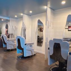 Zen Scalp Studio - Treatment chairs