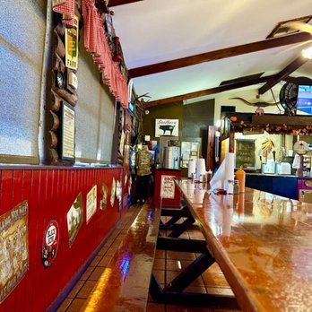 Shiver's BBQ - No frills dining area - Barbeque Near Me - Homestead, Florida Shiver's BBQ - No frills dining area - Barbeque Near Me - Homestead, Florida
