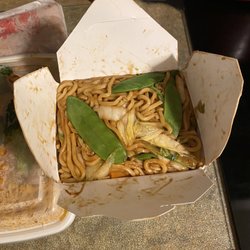 Vegetable lo mein