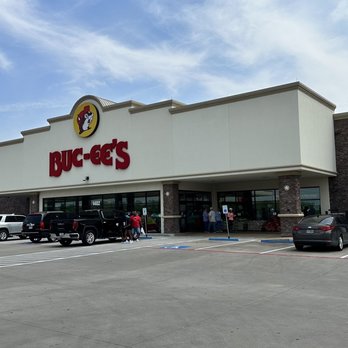 Buc-ee’s - Gas Stations Near Me - Ennis, Texas
