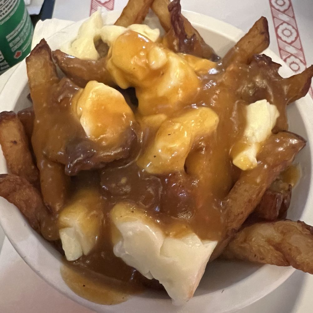 Smoke Meat Pete - Poutine - Sandwiches Near Me - L'Île-Perrot, Quebec