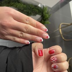 Shades Nails Bar - Bows gel X by Chai, cat eye Christmas gel by Travis