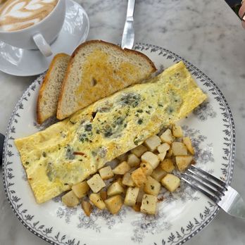 Commonwealth Coffeehouse & Bakery - Coffee & Tea Near Me - San Antonio, Texas