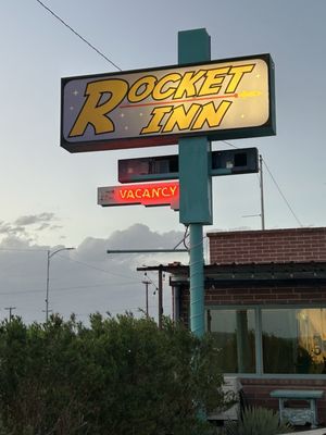 Rocket Inn by null
