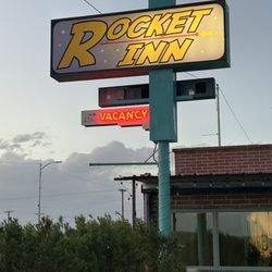 Rocket Inn - Retro Sign