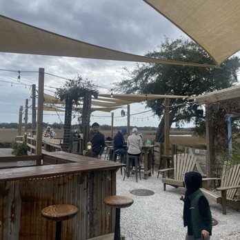 Ellis Creek Fish Camp - Outside seating - Seafood Near Me - Charleston, South Carolina