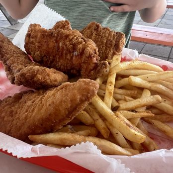 Everglades Gator Grill - American Near Me - Homestead, Florida