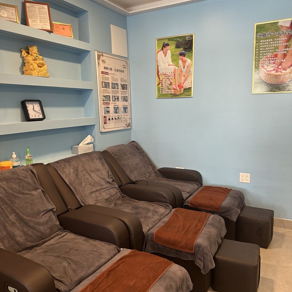 Piao Liang Ren Sheng - Foot massage area - Massage Near Me - Queens, New York Piao Liang Ren Sheng - Foot massage area - Massage Near Me - Queens, New York