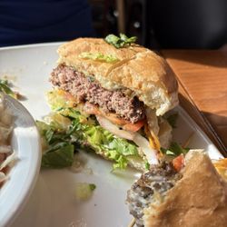 Riverstone Restaurant & Tavern - Cheeseburger