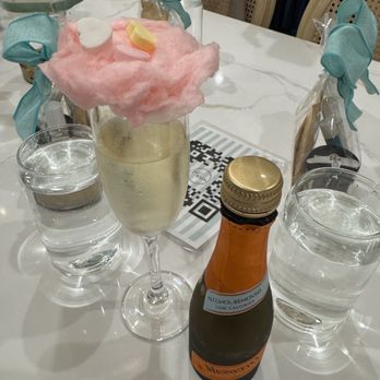 Wine Girl - Cloud 9 with zero-proof sparkling wine - Wine Bars Near Me - San Diego, California Wine Girl - Cloud 9 with zero-proof sparkling wine - Wine Bars Near Me - San Diego, California