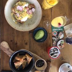 Boston Tea Party - Eggs Royale w/ avocado, hash browns w/dips, oh, and bucks fizz