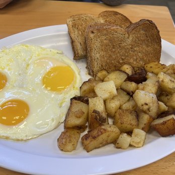 Griddlecakes - 3 eggs meal - American Near Me - Las Vegas, Nevada