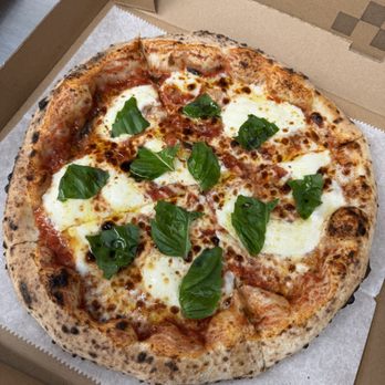 Mulata Artisan Pizzeria - a pizza in a box - Pizza Near Me - Orlando, Florida Mulata Artisan Pizzeria - a pizza in a box - Pizza Near Me - Orlando, Florida